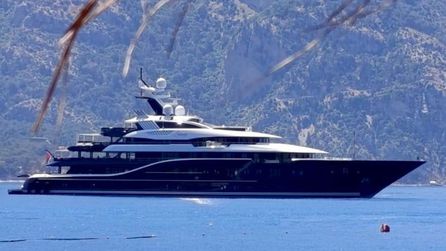 Suudi Arabistan Kraliyet Ailesi’nin yüzen sarayı tatil cennetimizde