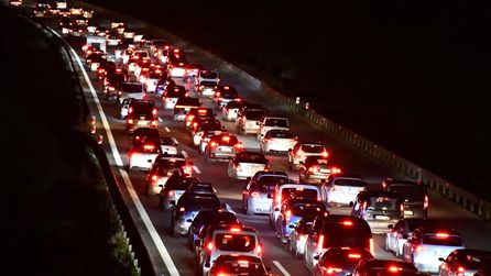 Kocaeli'de TEM Otoyolu Ankara-İstanbul istikametinde kapatma işlemi