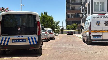 Gaziantep'te 8. kattan düşen anne hayatını kaybetti, oğlu ağır yaralı