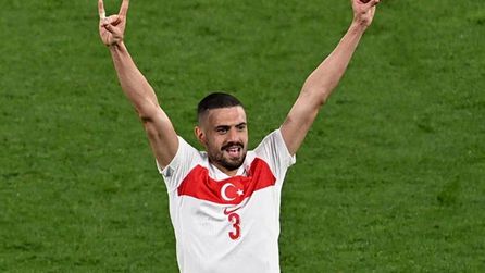 Merih Demiral Fenerbahçe'ye gelmek için maaşında indirim yapmayı kabul etti