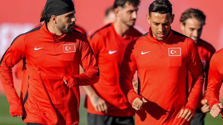 A Milli Takım'da Eren Elmalı'nın Antrenmandaki Bandanası Dikkat Çekti