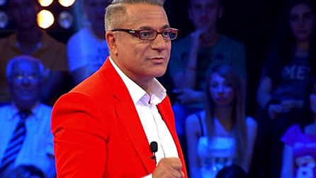 Mehmet Ali Erbil'in 21 yaşındaki yeni sevgilisi dikkat çekti