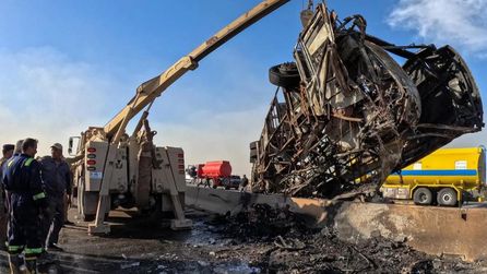 Irak'ta yolcu otobüsü devrildi, 21 kişi hayatını kaybetti