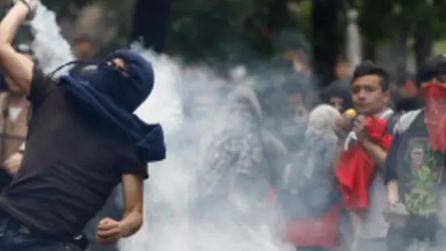 Şili'de Öğrenci Gösterilerinde 25 Kişi Yaralandı