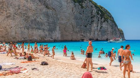 Navagio Plajı heyelan nedeniyle 31 Ekim'e kadar kapatıldı