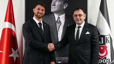 Beşiktaş, Salih Özcan ile 3+1 yıllık sözleşme imzaladı