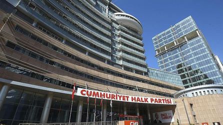 CHP'den istifa edenlerin sayısı artıyor, Yeni Parti'ye geçiş hızlanıyor