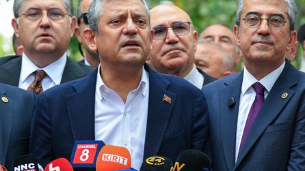 Denizli Büyükşehir Belediye Başkanı Bülent Nuri Çavuşoğlu Yeni Parti'ye Geçti