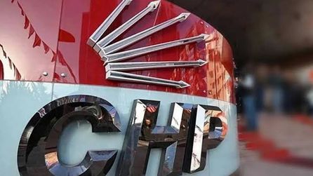 İzmir'de CHP'li Belediye Başkanları Yeni Parti'ye Geçiyor