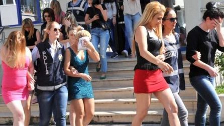 Sakarya'da fuhuş operasyonunda 6 yabancı kadın gözaltına alındı