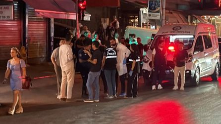 Eyüpsultan'da motosikletli saldırıda 4 kişi yaralandı