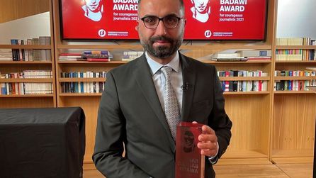Gazeteci Alican Uludağ sosyal medyada gözaltına alındığını duyurdu