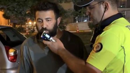 Bursa'da alkol kontrolünde sürücünün sevinç anları kamerada
