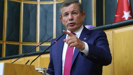 Ahmet Davutoğlu Gelecek Partisi'ni kapattı ve siyasetten çekildi