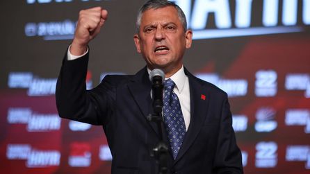 CHP'de Özgür Özel'in Parti Değişikliği ve Yeni Yapılanma Süreci