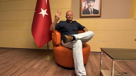 Belçika Savunma Bakanı Francken, Atatürk Fotoğrafı Üzerine Özür Diledi