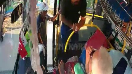 Kocaeli'de otobüs şoförüne tehditte bulunan kişi yakalandı