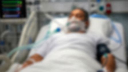 Güney Kıbrıs'ta saldırıya uğrayan Türk vatandaşı ölümle pençleşiyor 