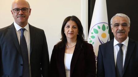 İmralı Heyeti PKK Lideri Öcalan ile Görüşmek İçin Yola Çıktı