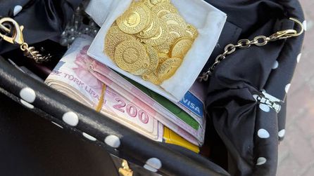 Kadın hayalini kurduğu otomobile ulaştı, sosyal medyada paylaştı