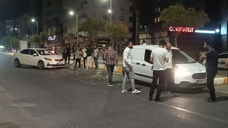 Şanlıurfa'da trafik denetimi sırasında polis memuru aracın altında kaldı