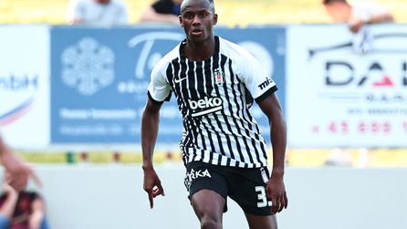 Beşiktaş, Widzew Lodz ile karşılaştı ve maçı kaybetti