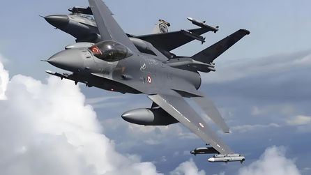 Kıbrıs'taki provokatif gösterilere Türkiye'den hava destekli yanıt