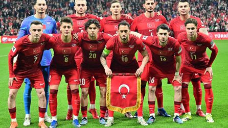A Milli Kadın Voleybol Takımı'na futbolcuların tepkisizliği tartışma yarattı