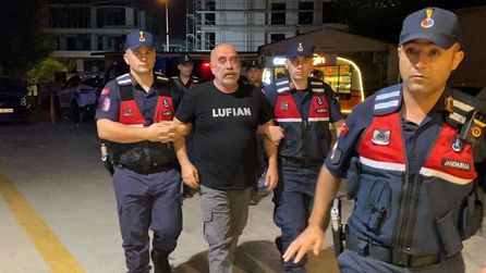 Ezel Akay gözaltı sonrası sosyal medya üzerinden açıklama yaptı