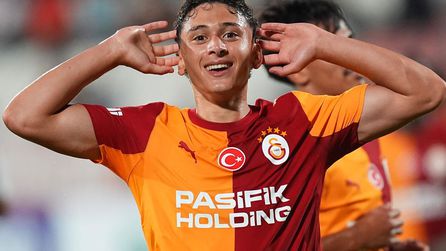 Galatasaray, Ümraniyespor'u hazırlık maçında 5-1 mağlup etti