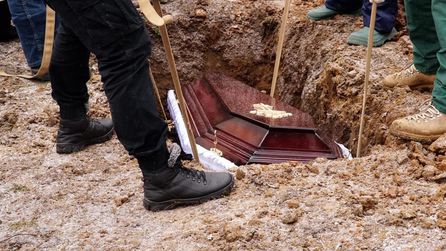 Alkol nedeniyle yargılanan kişi sahte cenaze düzenledi