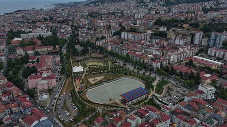 Trabzon'da Yavuz Selim Sahası sentetik futbol sahasına dönüşüyor