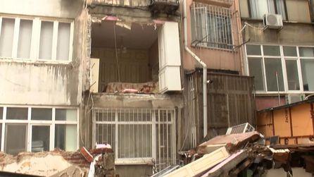 İstanbul'da çökme paniği, yaşlı kadının yazlıkta olması faciayı önledi