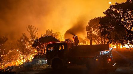 Balıkesir'de Orman Yangınına Müdahale Devam Ediyor