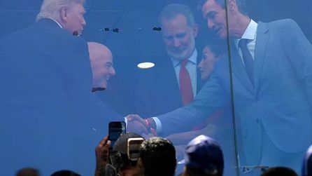 İspanya Arjantin Dünya Kupası finalinde liderlerin tokalaşması dikkat çekti