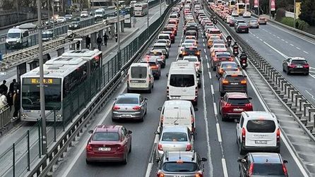 Motorin fiyatları yükseldi, benzin zammı gündemde