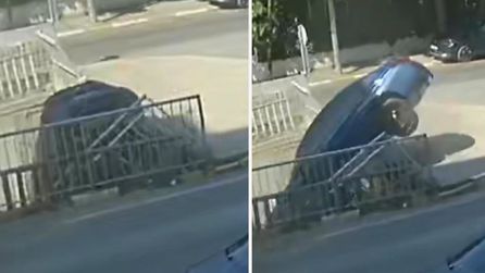 Pendik'te otomobilin dereye düşmesi güvenlik kamerasında