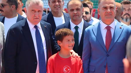Muğlaspor'a Bakan Bak'tan yeni stadyum müjdesi