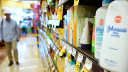 Johnson & Johnson, 76 bin kanser davası için 5,5 milyar dolarlık uzlaşma önerdi