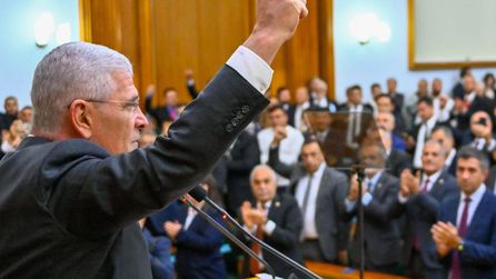 İYİ Parti'deki istifa iddiaları AK Parti'ye transfer söylentileriyle büyüdü