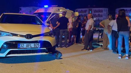 Burdur'da otomobil ve motosiklet çarpıştı, çocuk yaralandı