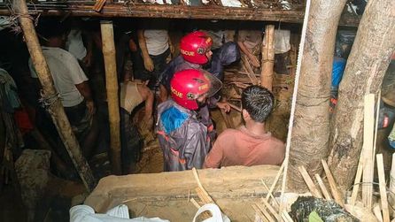 Bangladeş'te Muson Yağmurları Felakete Neden Oldu