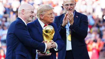 İspanya Milli Takımı'nın Şampiyonluk Fotoğrafından Trump Çıkarıldı