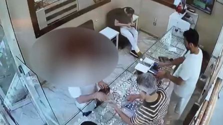 Kuyumcudan 300 altın çalan çalışan yakalandı