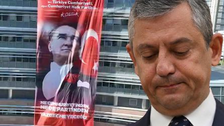 CHP Genel Merkezi'nde yeni parti açıklaması ve afiş