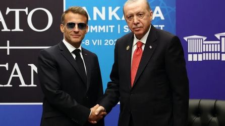 Cumhurbaşkanı Erdoğan, Macron ile NATO Zirvesi'nde bir araya geldi