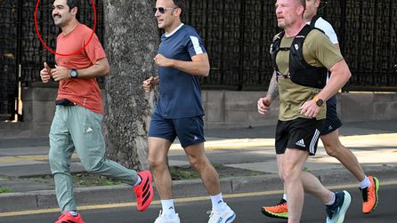 Fransa Cumhurbaşkanı Macron'un sabah koşusuna eşlik eden kişi belli oldu