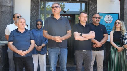 Gözde eğitim kurumu konkordato ilan etti: Veliler okul önünde toplandı