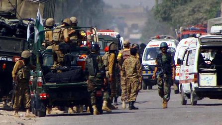 Pakistan'da polis kontrol noktasına saldırı: 9 ölü, 28 yaralı