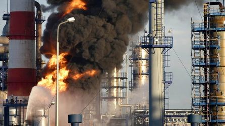 Ukrayna, Rusya'nın Ilsky Petrol Rafinerisi'ni vurdu, yakıt fiyatları arttı